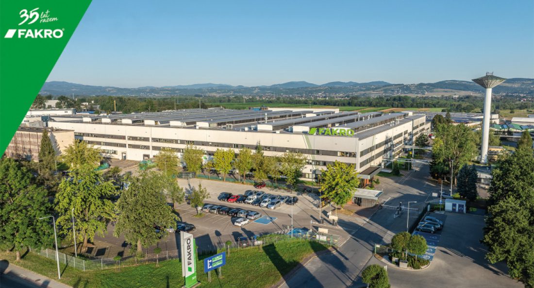 Zdj.1. 35 LAT FAKRO Firma (www)