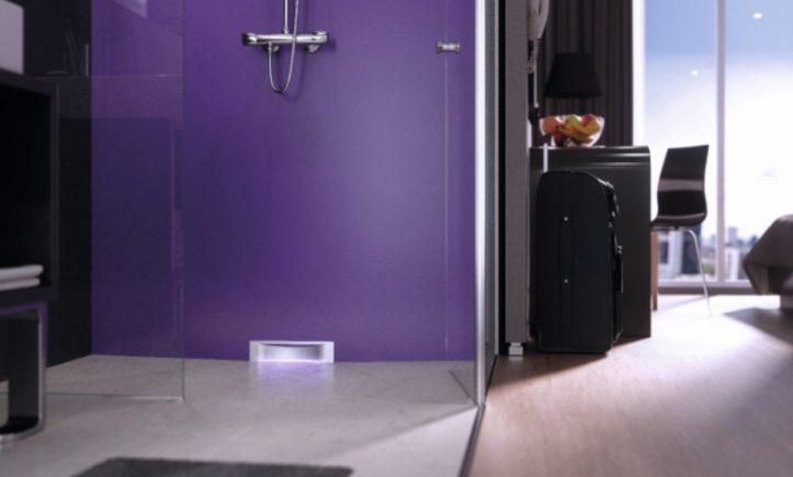 KESSEL_odplyw_scienny_Scada_z_pokrywa_Wave_podwietleniem_LED