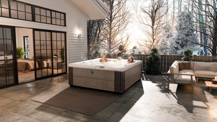 HotSpring_2024_Highlife_Sovereign_Ivory_Linen_Lifestyle_Winter